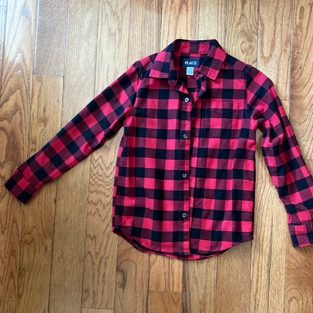 Boys size 5/6 Childrens place , red and black